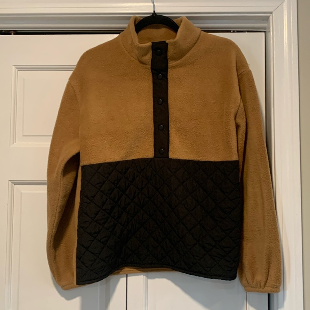 J Crew factory tan and black fleece size medium